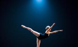 Featured image of post 58岁还在乘风破浪，我们有什么资格谈晚了？